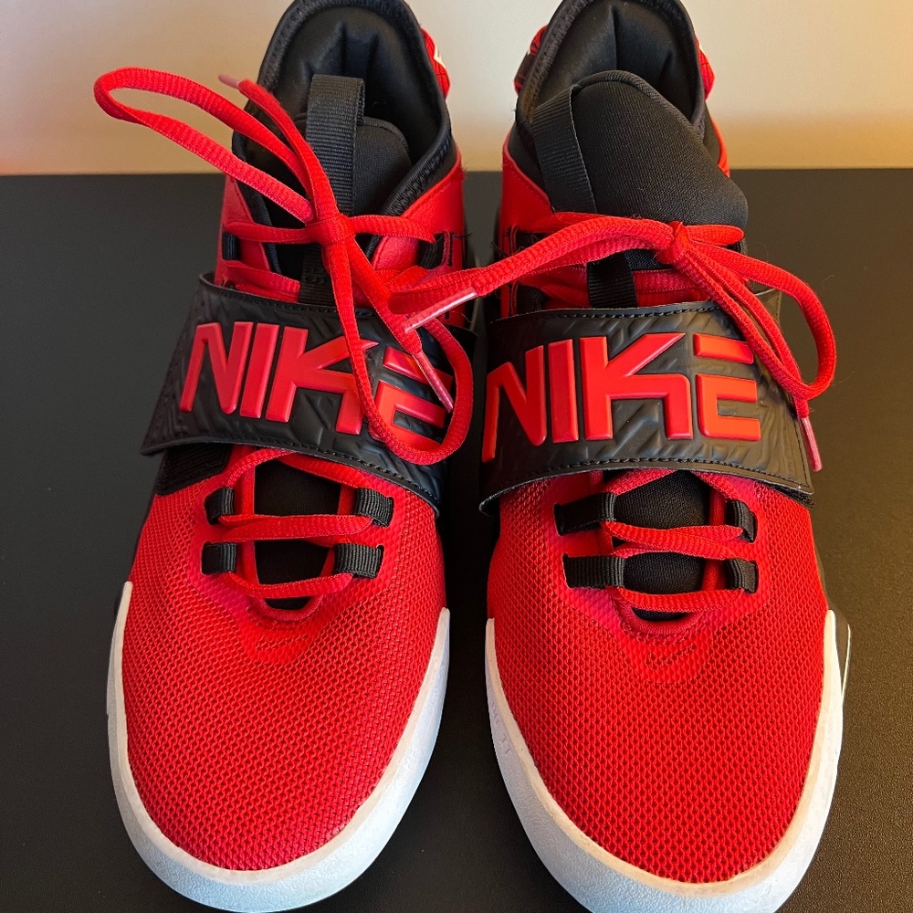 Nike Big Boys Red and Black FUTURE COURT Sneakers Size 6.5Y